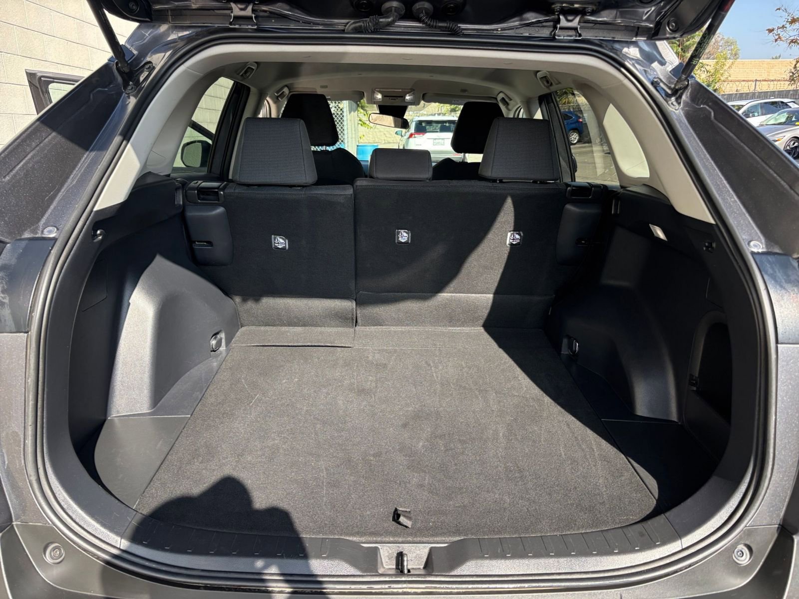 Thumbnail: 2025 Toyota RAV4 - 31