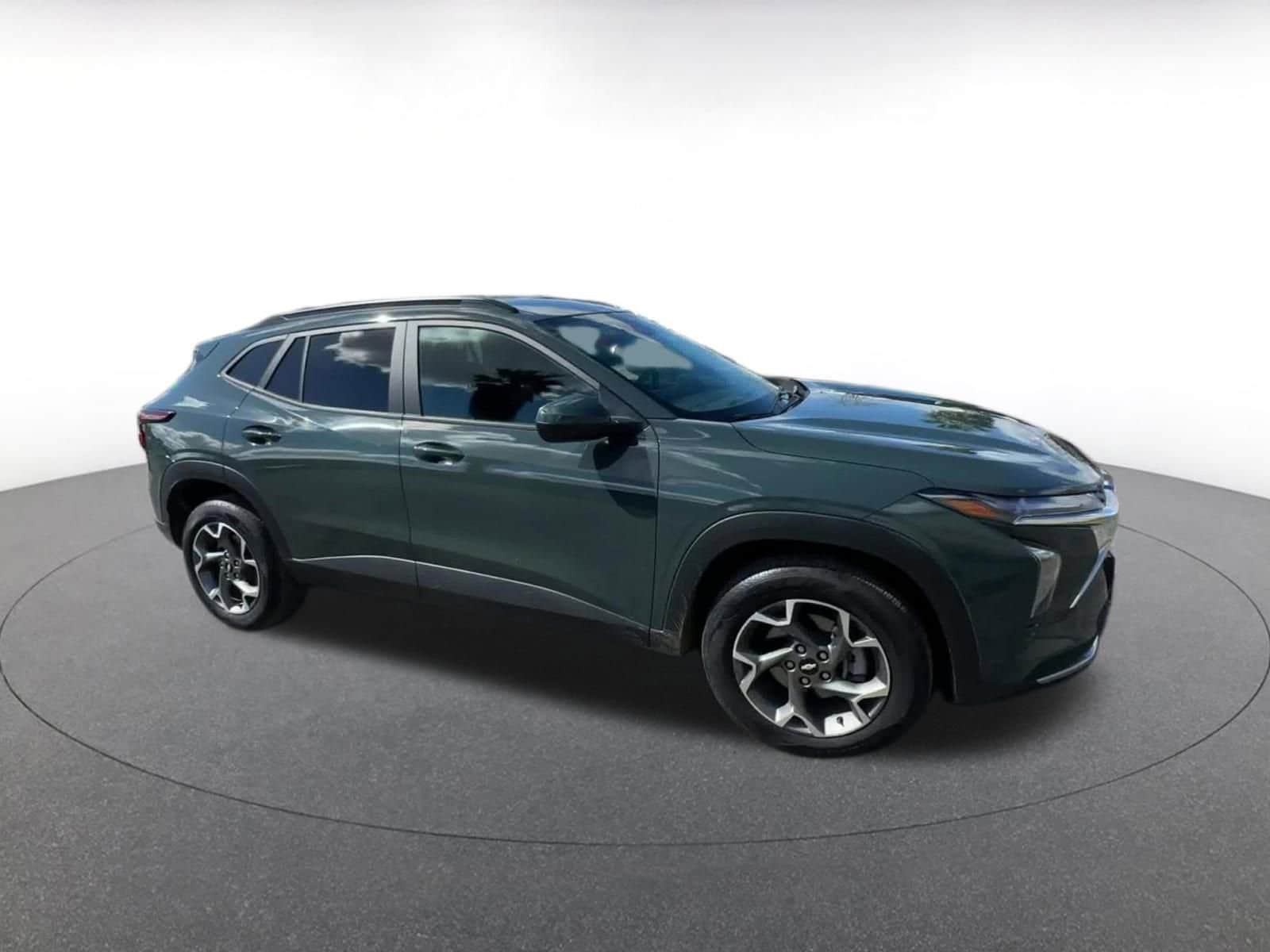 Thumbnail: 2025 Chevrolet Trax - 2