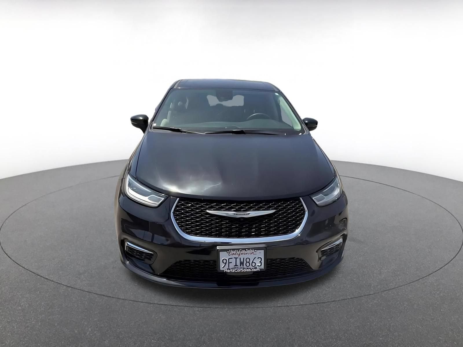 Thumbnail: 2023 Chrysler Pacifica - 4