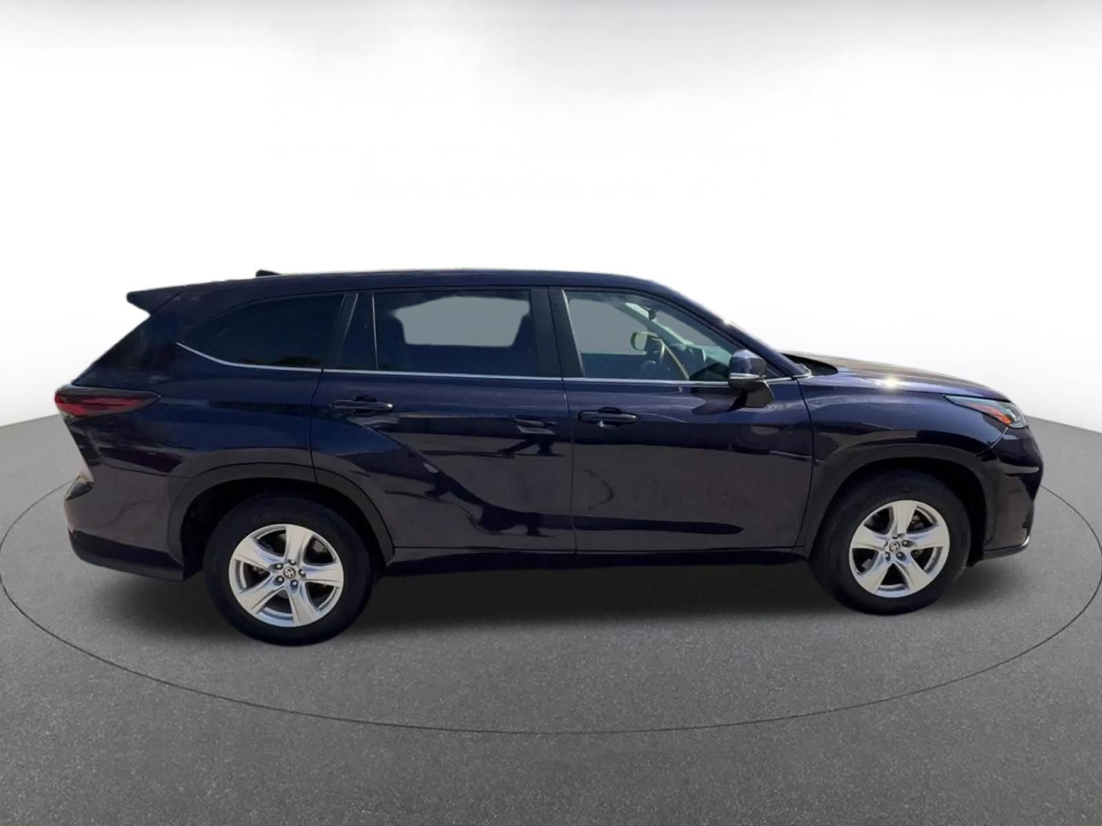 Thumbnail: 2025 Toyota Highlander - 16
