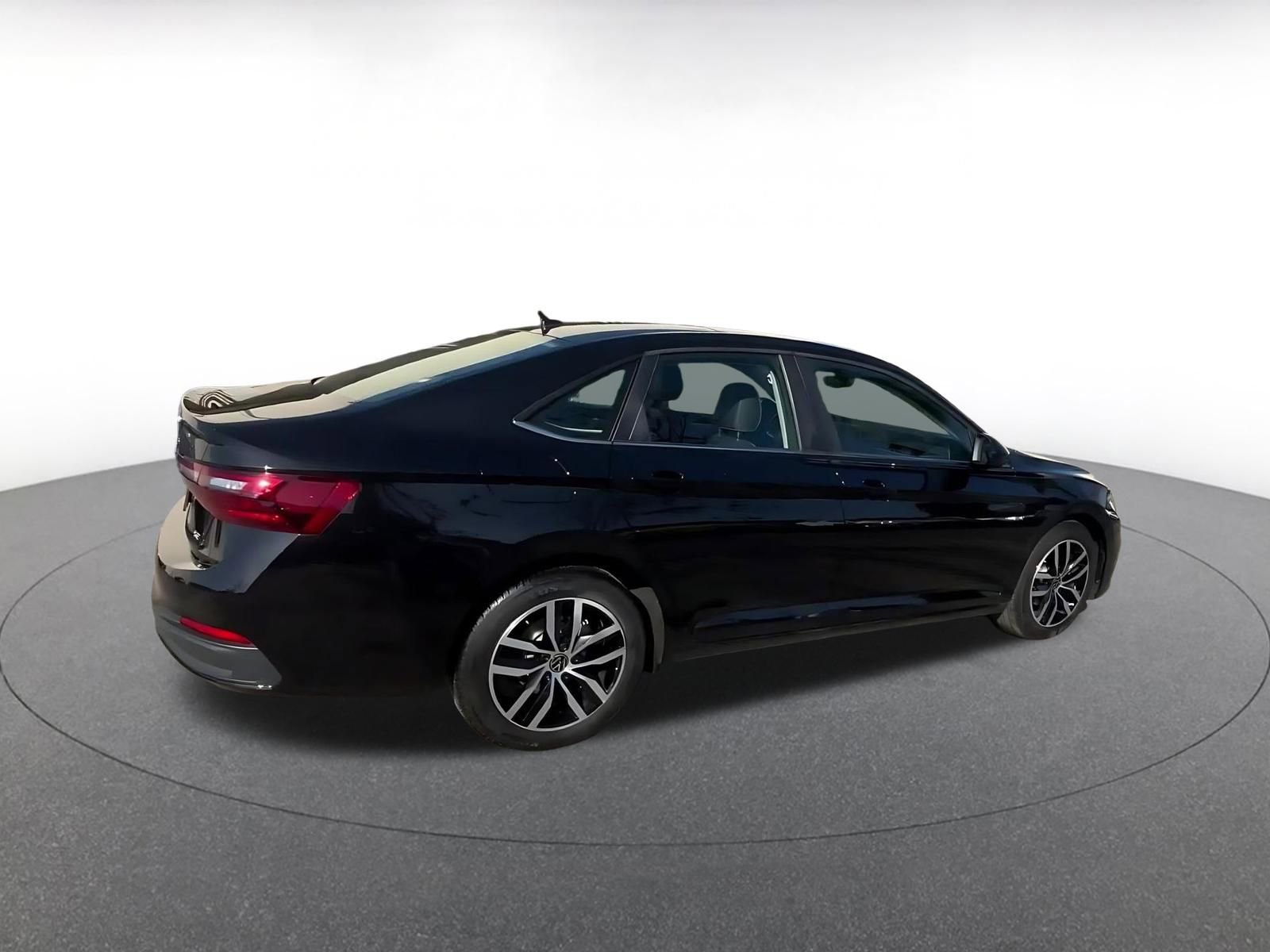 Thumbnail: 2025 Volkswagen Jetta - 15