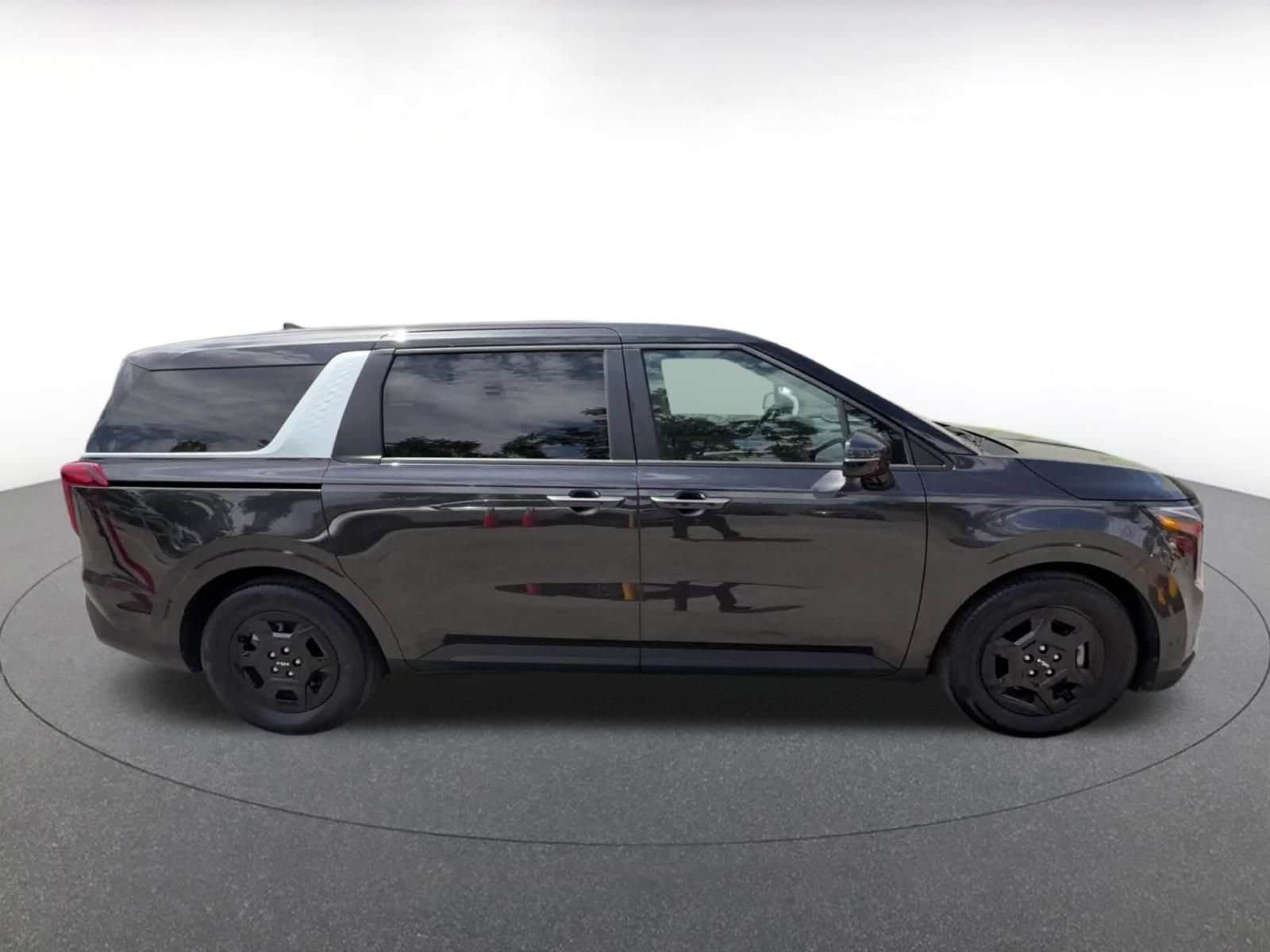 Thumbnail: 2026 Kia Carnival - 16