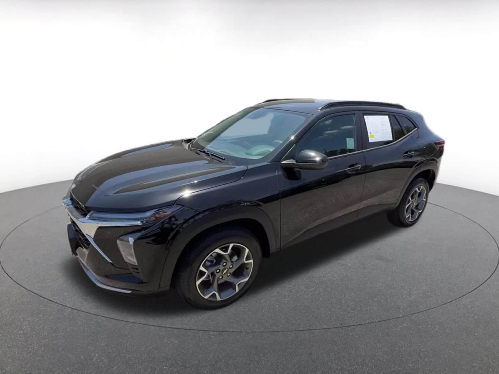 Thumbnail: 2025 Chevrolet Trax - 8