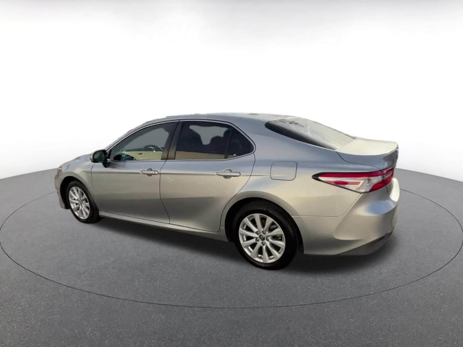 Thumbnail: 2018 Toyota Camry - 10