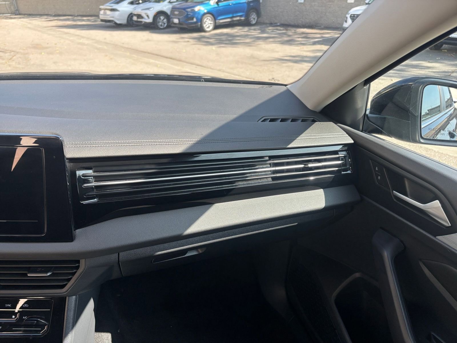 Thumbnail: 2025 Volkswagen Jetta - 35