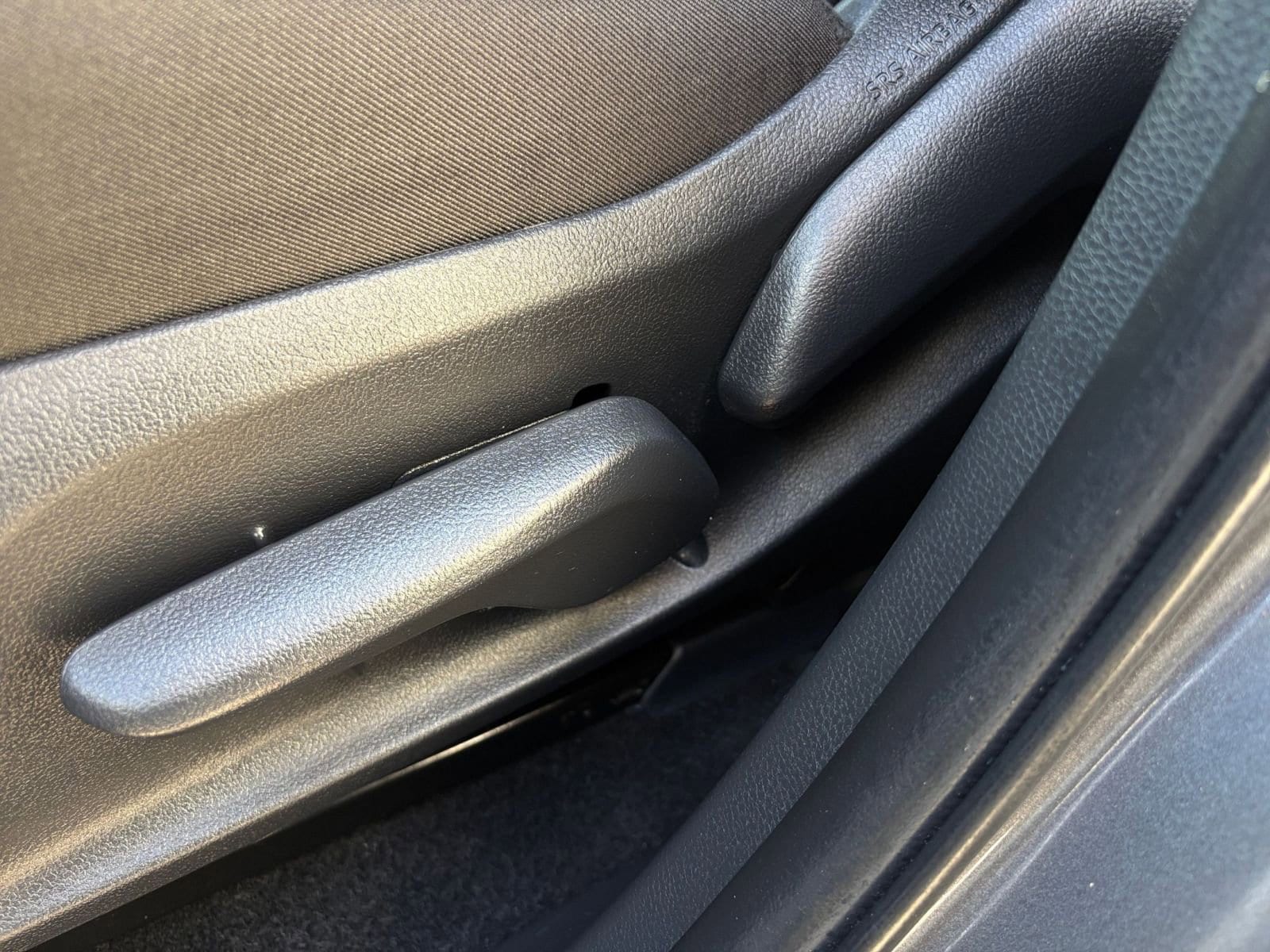 Thumbnail: 2025 Toyota RAV4 - 23