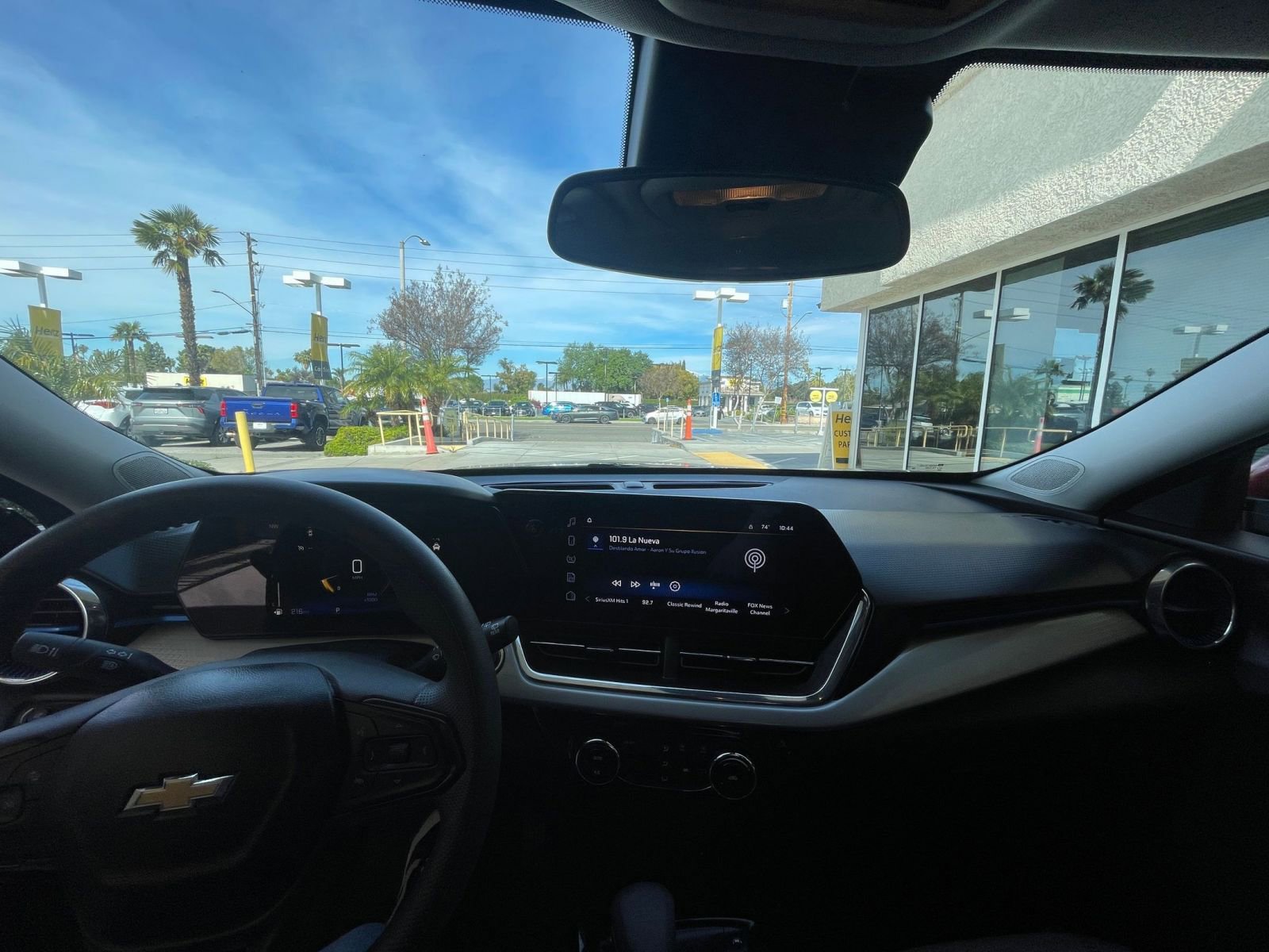 Thumbnail: 2025 Chevrolet Trax - 32