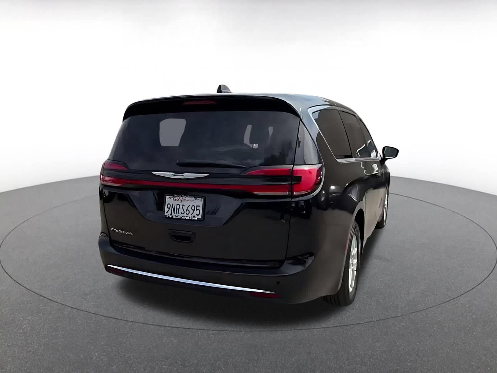 Thumbnail: 2025 Chrysler Pacifica - 13