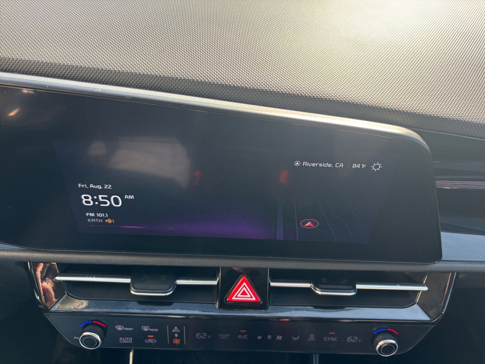 Thumbnail: 2023 Kia Niro - 25