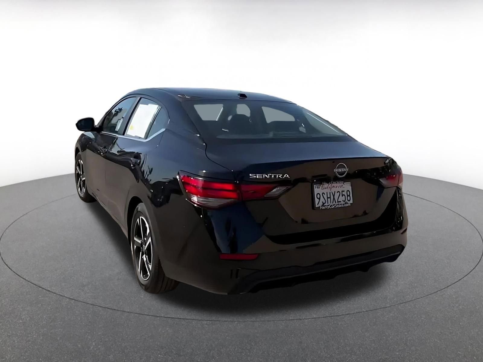 Thumbnail: 2025 Nissan Sentra - 10