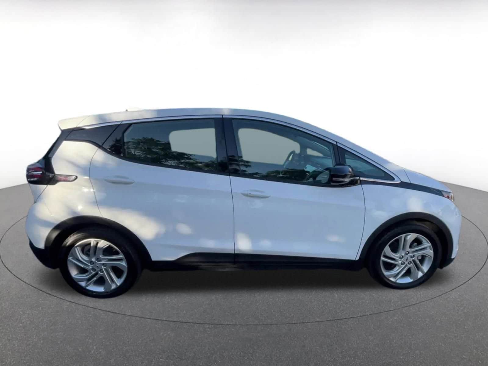 Thumbnail: 2023 Chevrolet Bolt EV - 16