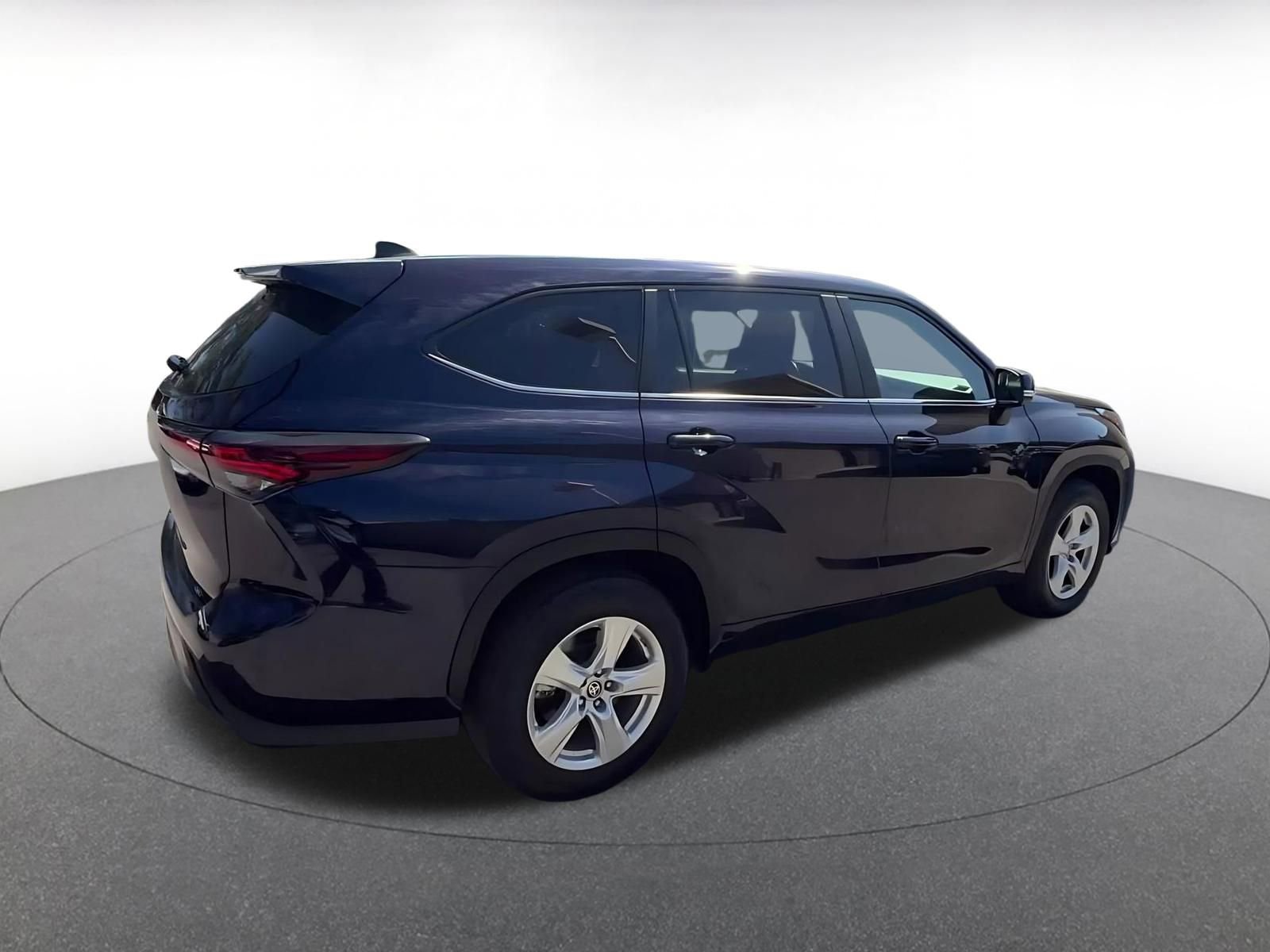 Thumbnail: 2025 Toyota Highlander - 15