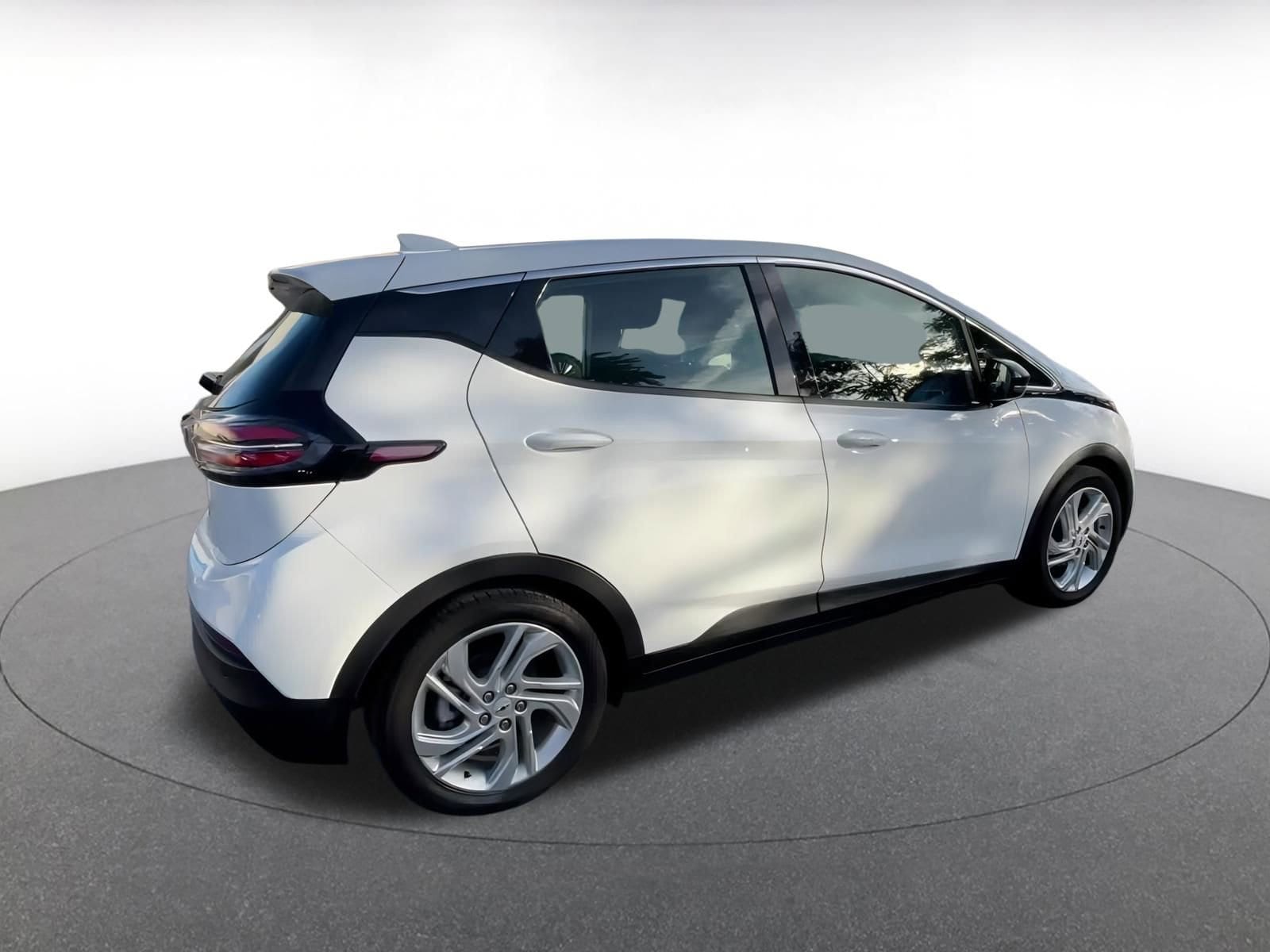Thumbnail: 2023 Chevrolet Bolt EV - 15