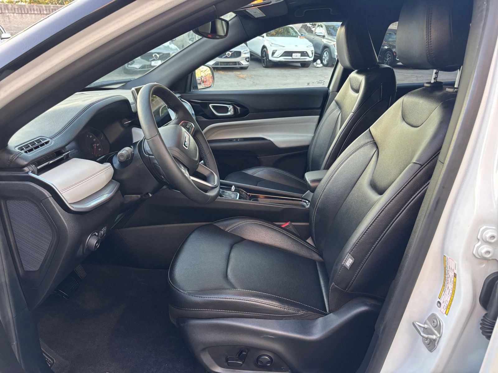 Thumbnail: 2025 Jeep Compass - 27