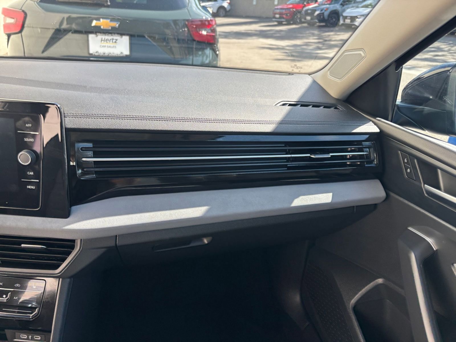 Thumbnail: 2025 Volkswagen Jetta - 35