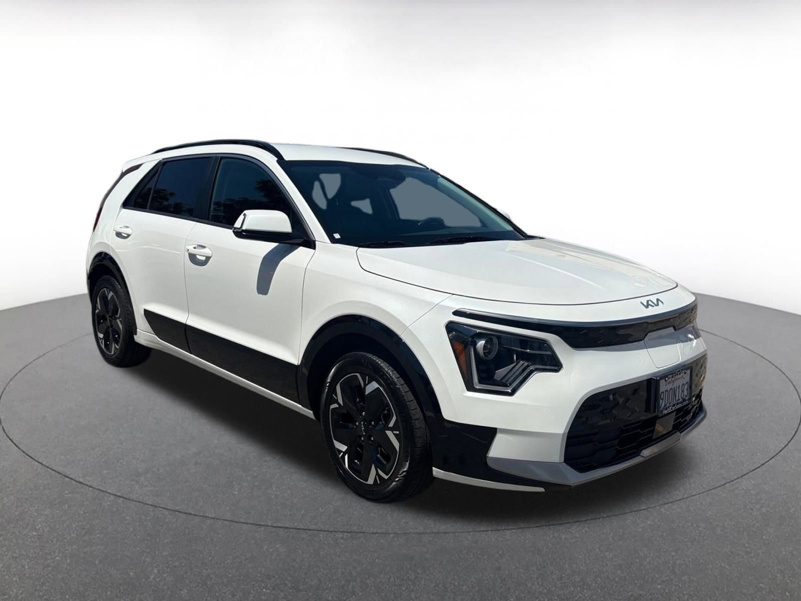 Thumbnail: 2023 Kia Niro - 1