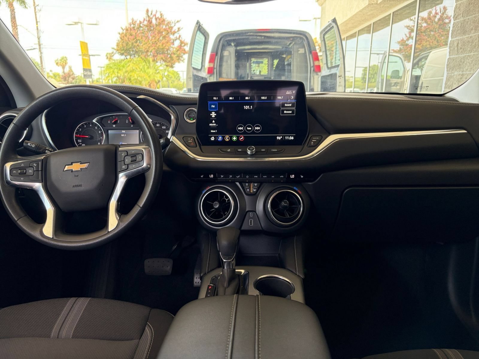 Thumbnail: 2025 Chevrolet Blazer - 32