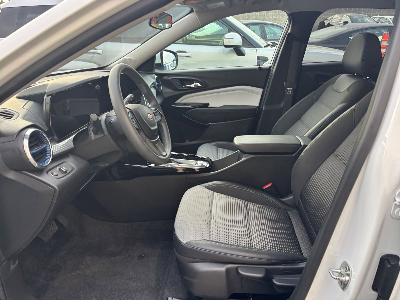 Thumbnail: 2025 Chevrolet Trax - 30