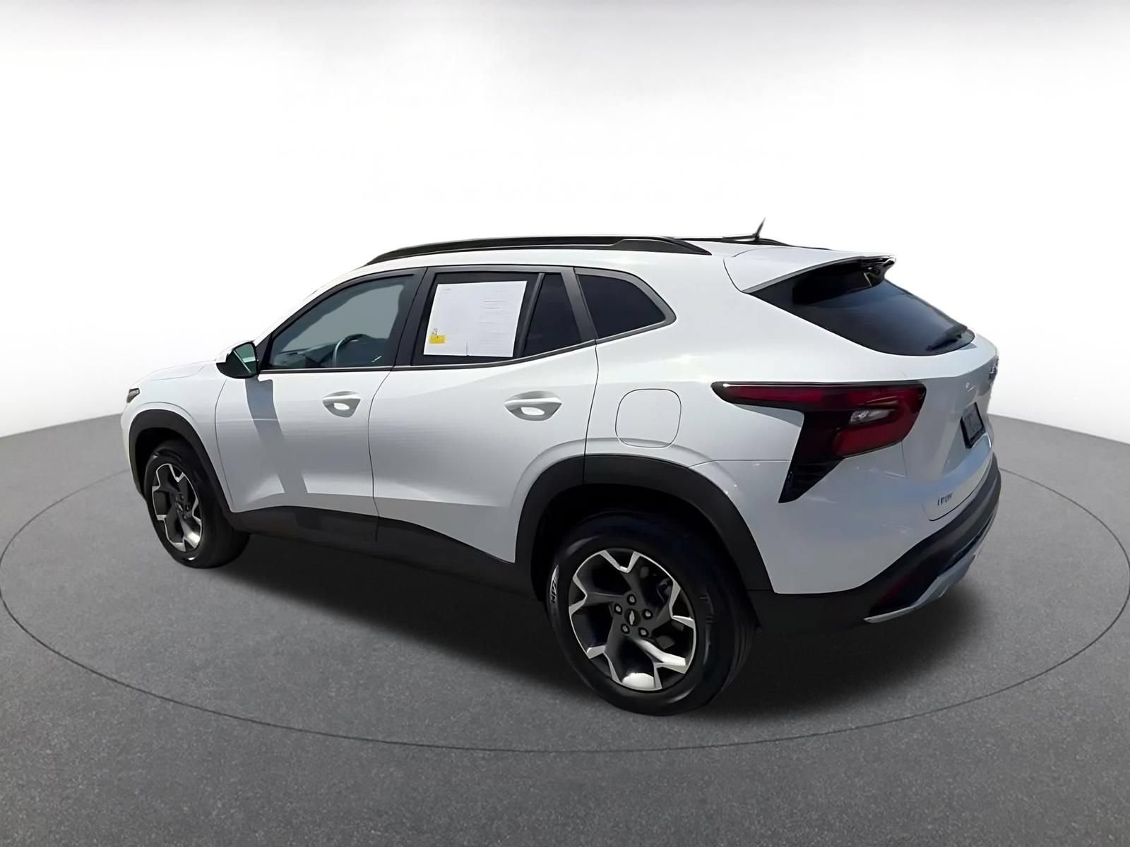 Thumbnail: 2025 Chevrolet Trax - 9