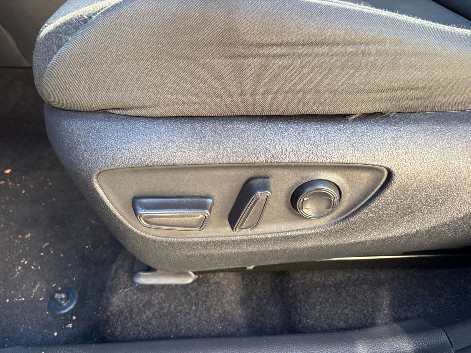 Thumbnail: 2025 Toyota RAV4 - 23