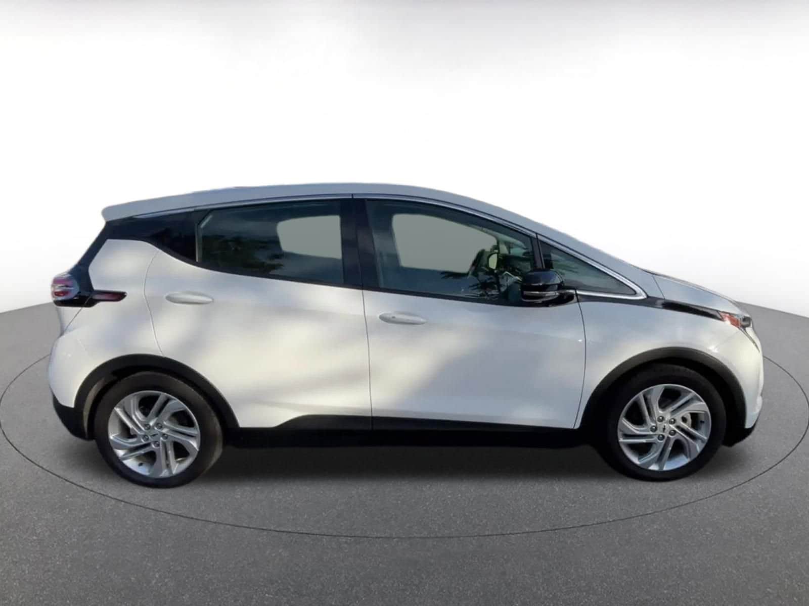 Thumbnail: 2023 Chevrolet Bolt EV - 16