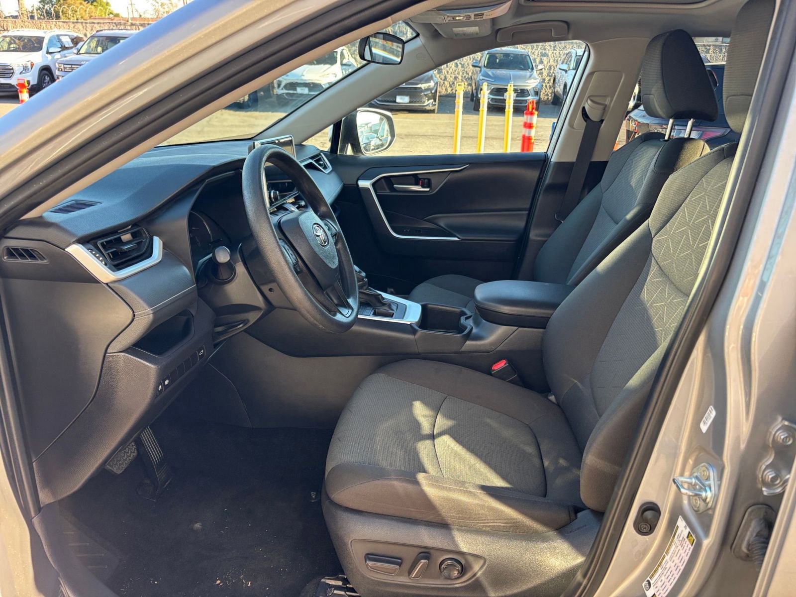 Thumbnail: 2025 Toyota RAV4 - 27