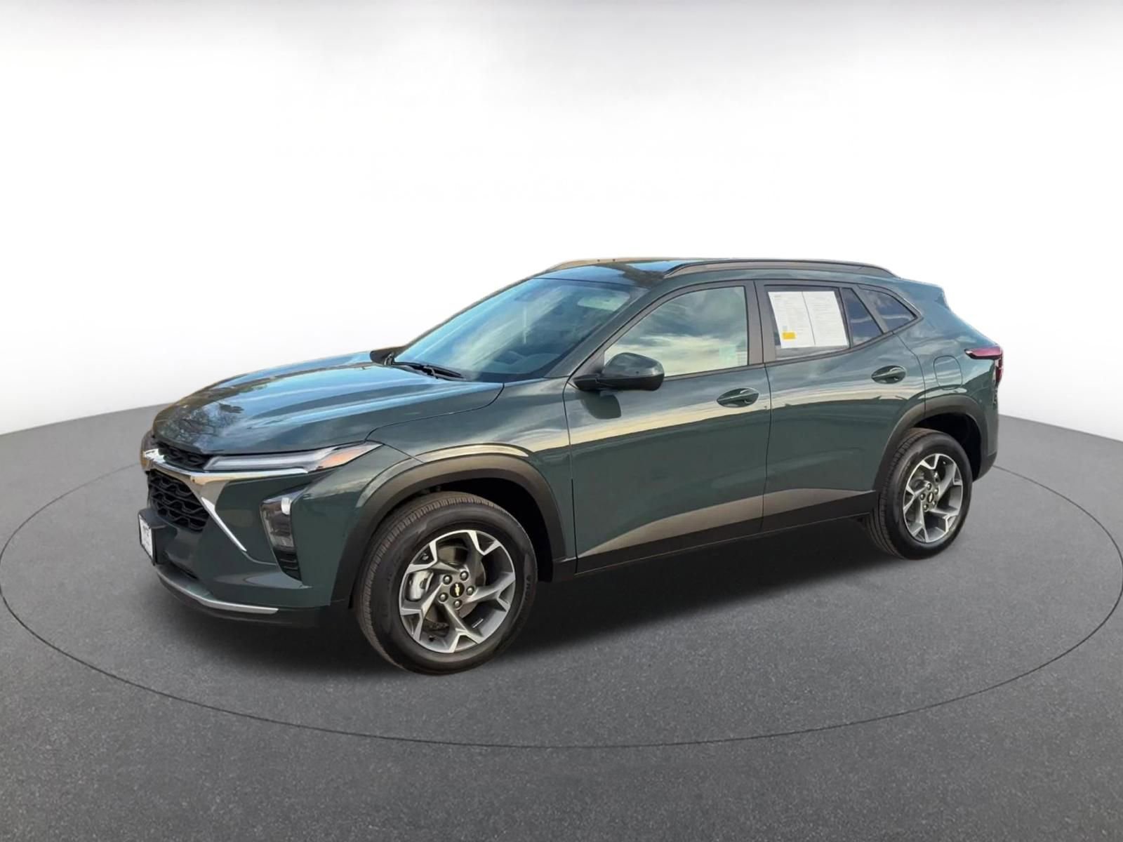 Thumbnail: 2025 Chevrolet Trax - 8