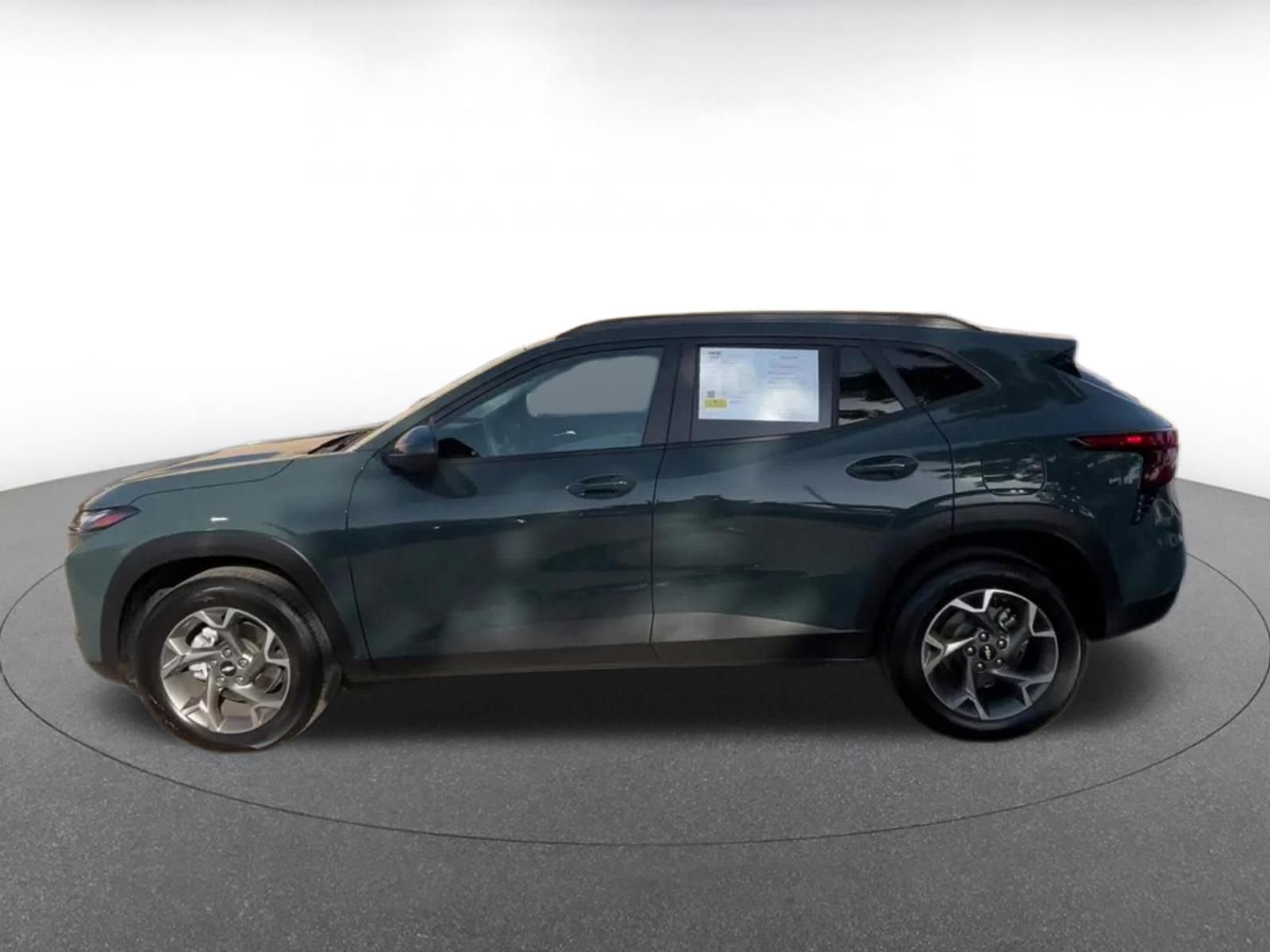 Thumbnail: 2025 Chevrolet Trax - 9