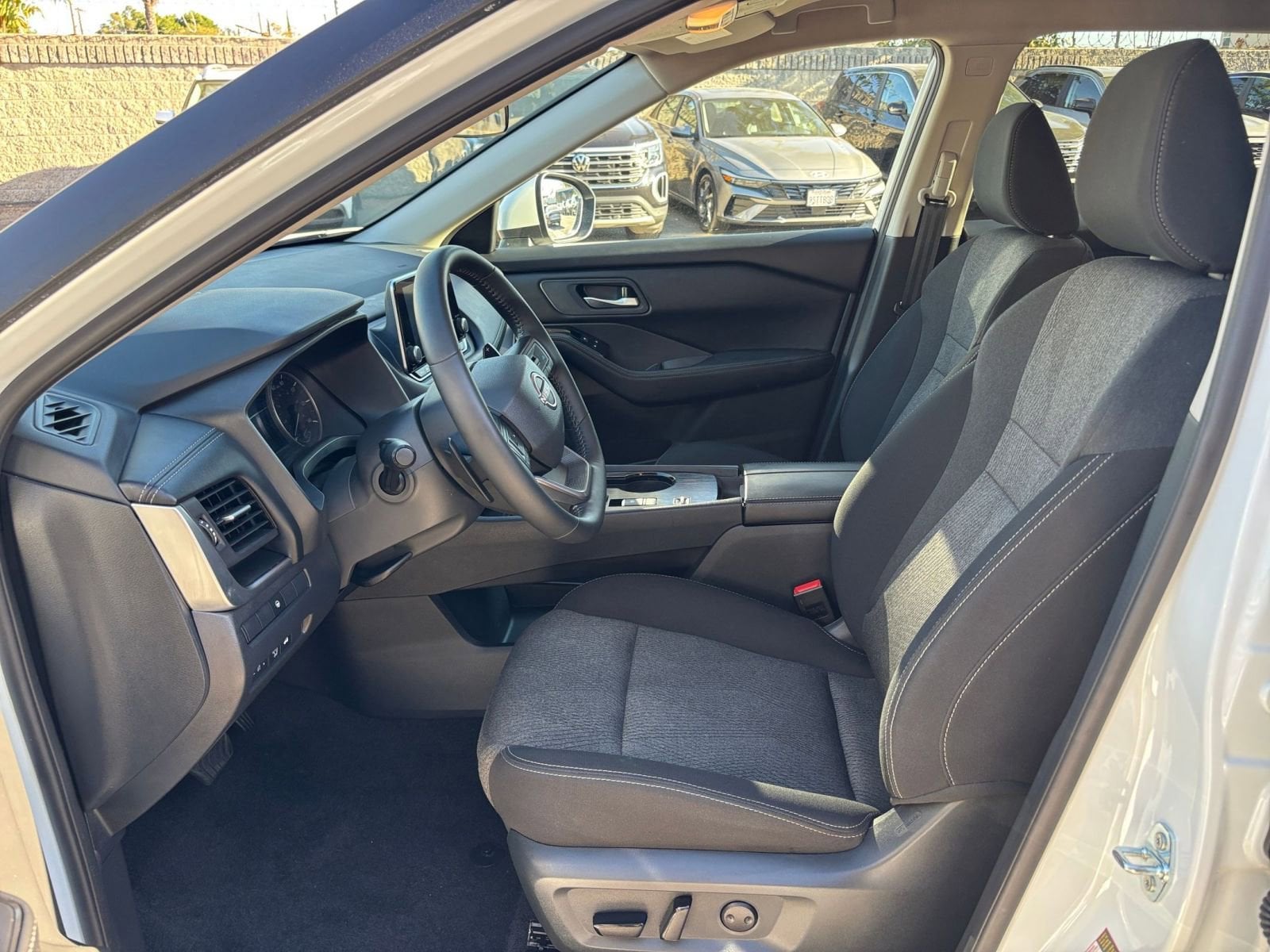 Thumbnail: 2025 Nissan Rogue - 27