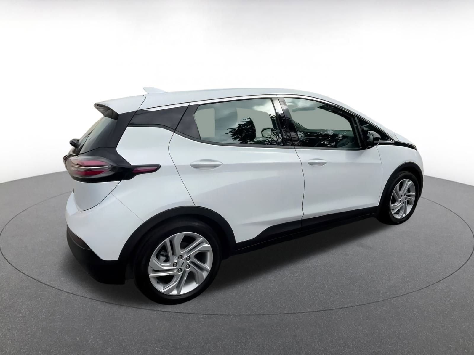 Thumbnail: 2023 Chevrolet Bolt EV - 15