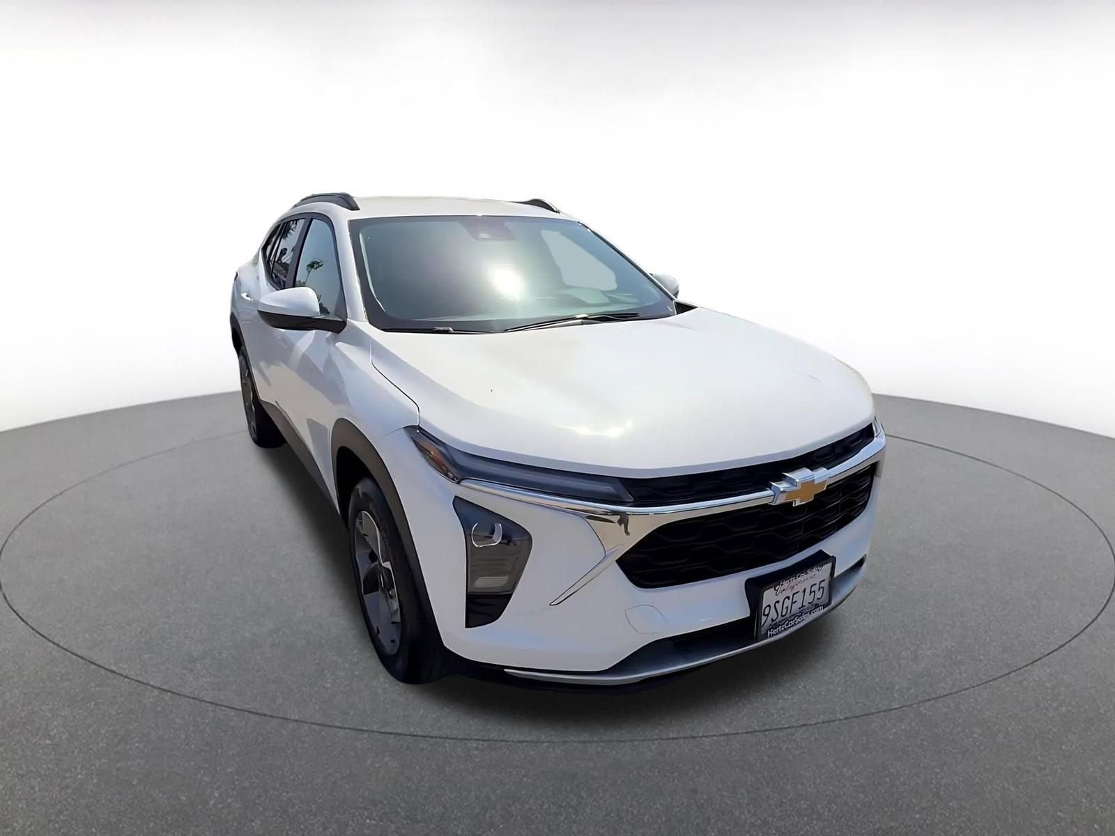 Thumbnail: 2025 Chevrolet Trax - 3