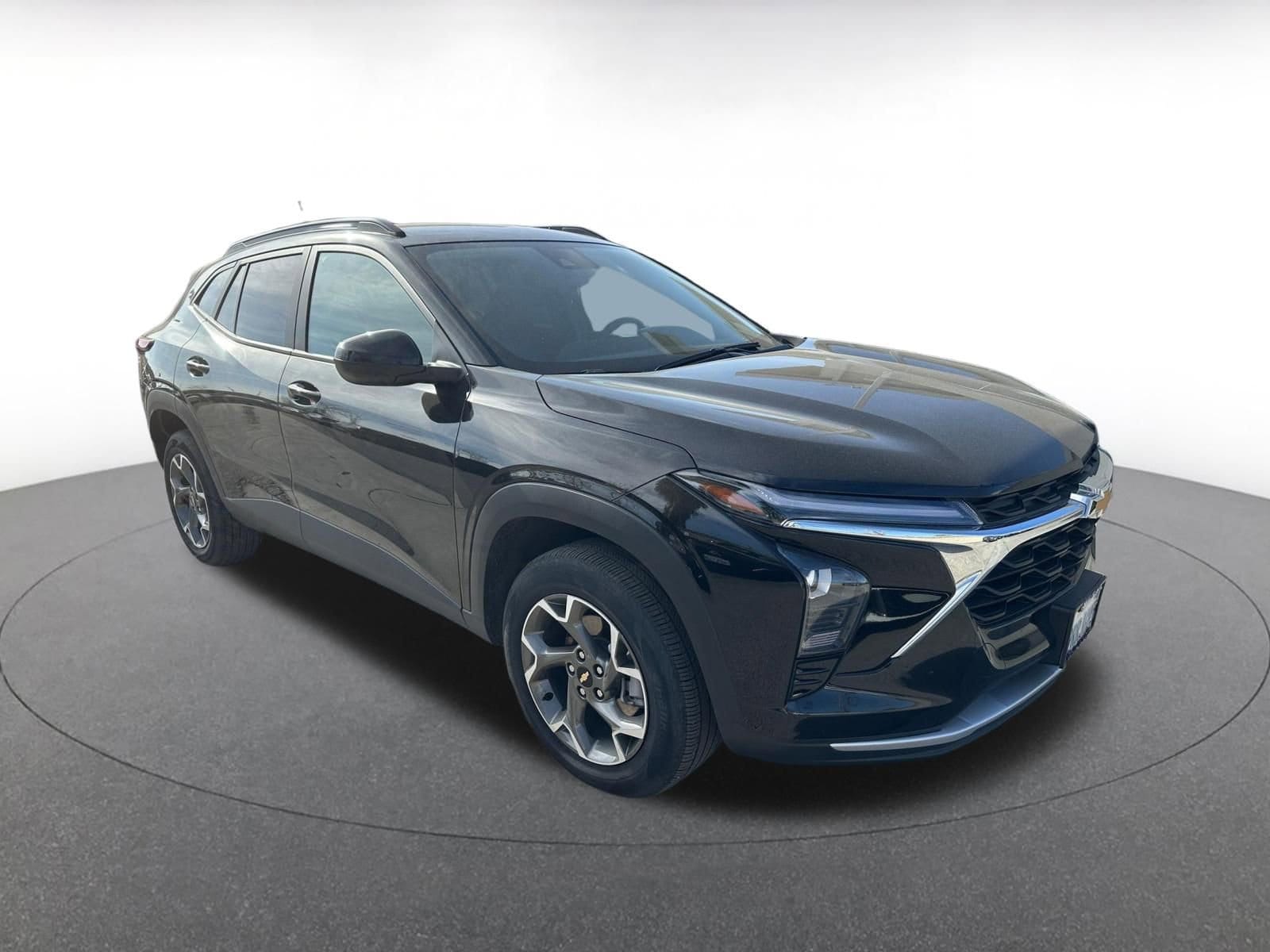 Thumbnail: 2025 Chevrolet Trax - 1