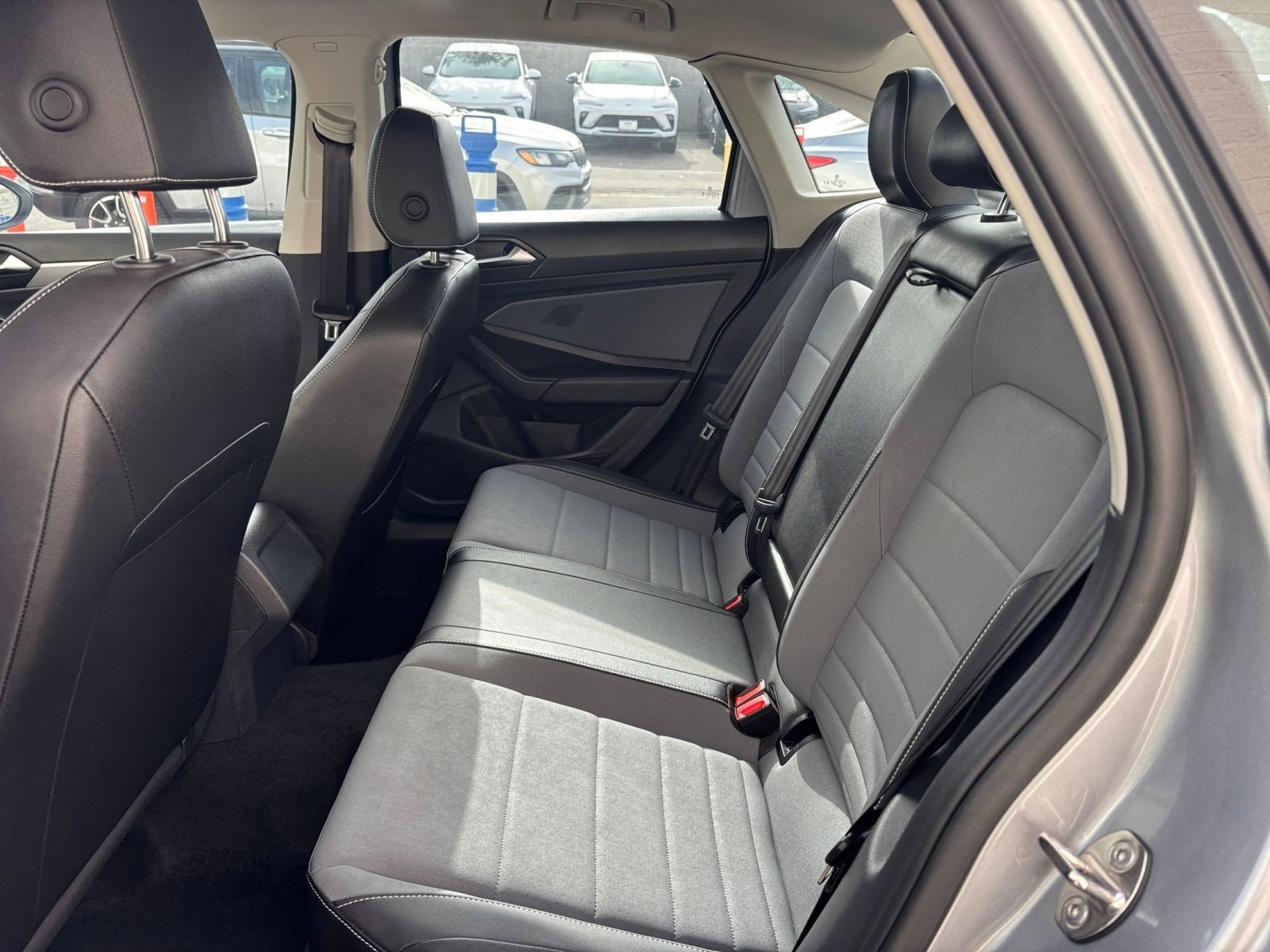 Thumbnail: 2025 Volkswagen Jetta - 25