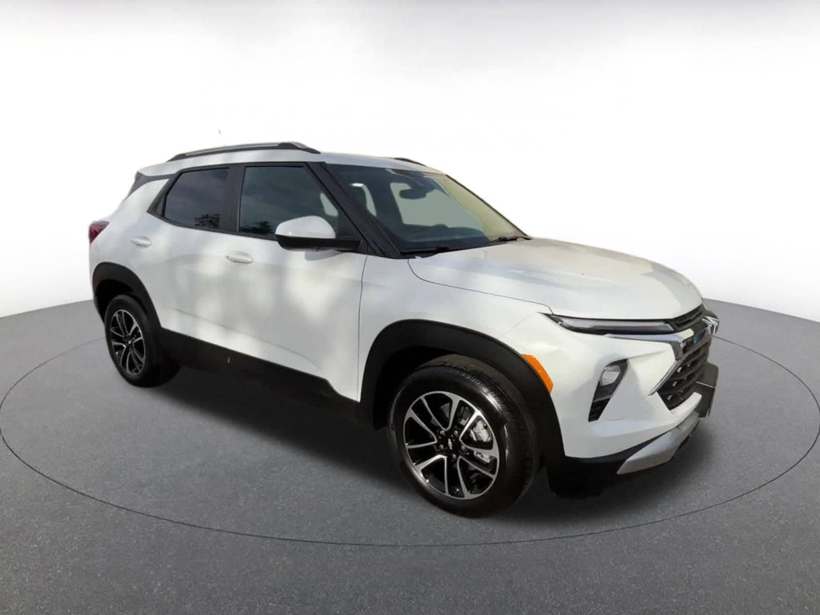 Thumbnail: 2025 Chevrolet TrailBlazer - 2