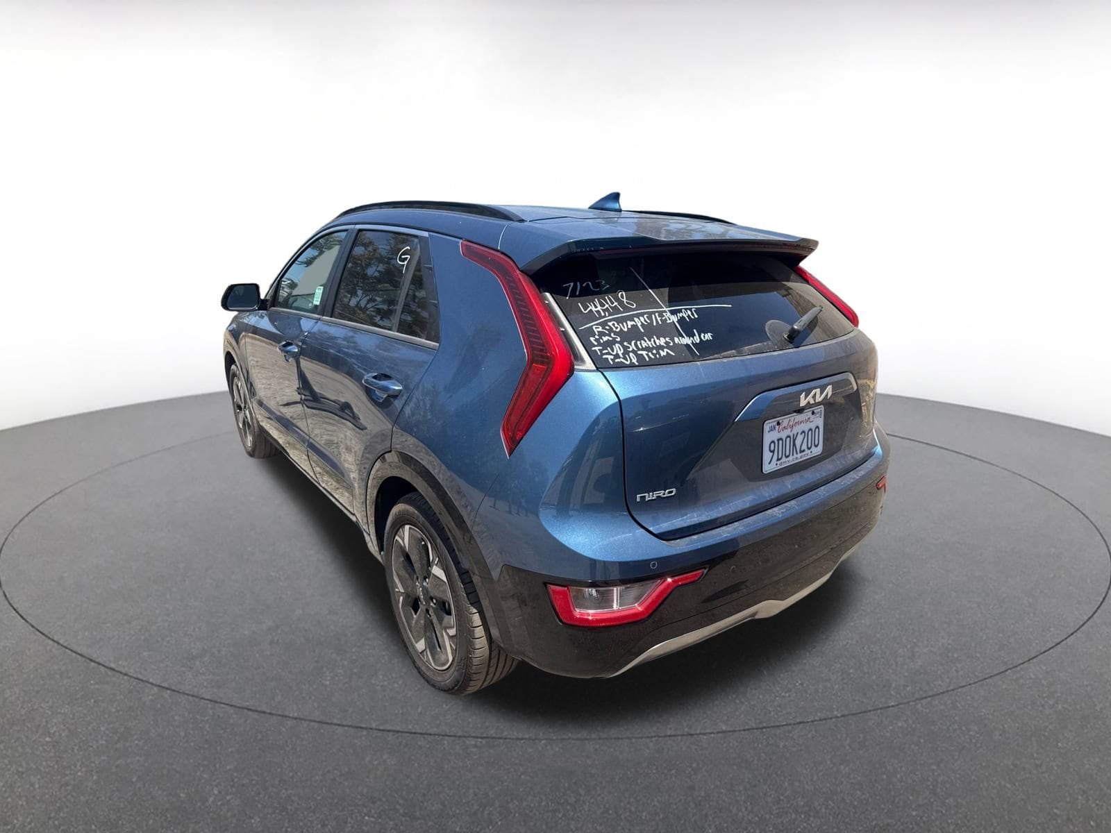 Thumbnail: 2023 Kia Niro - 5