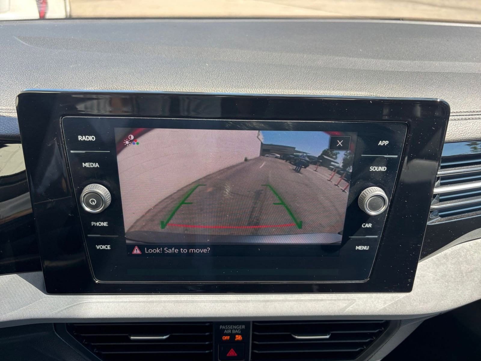 Thumbnail: 2025 Volkswagen Jetta - 17