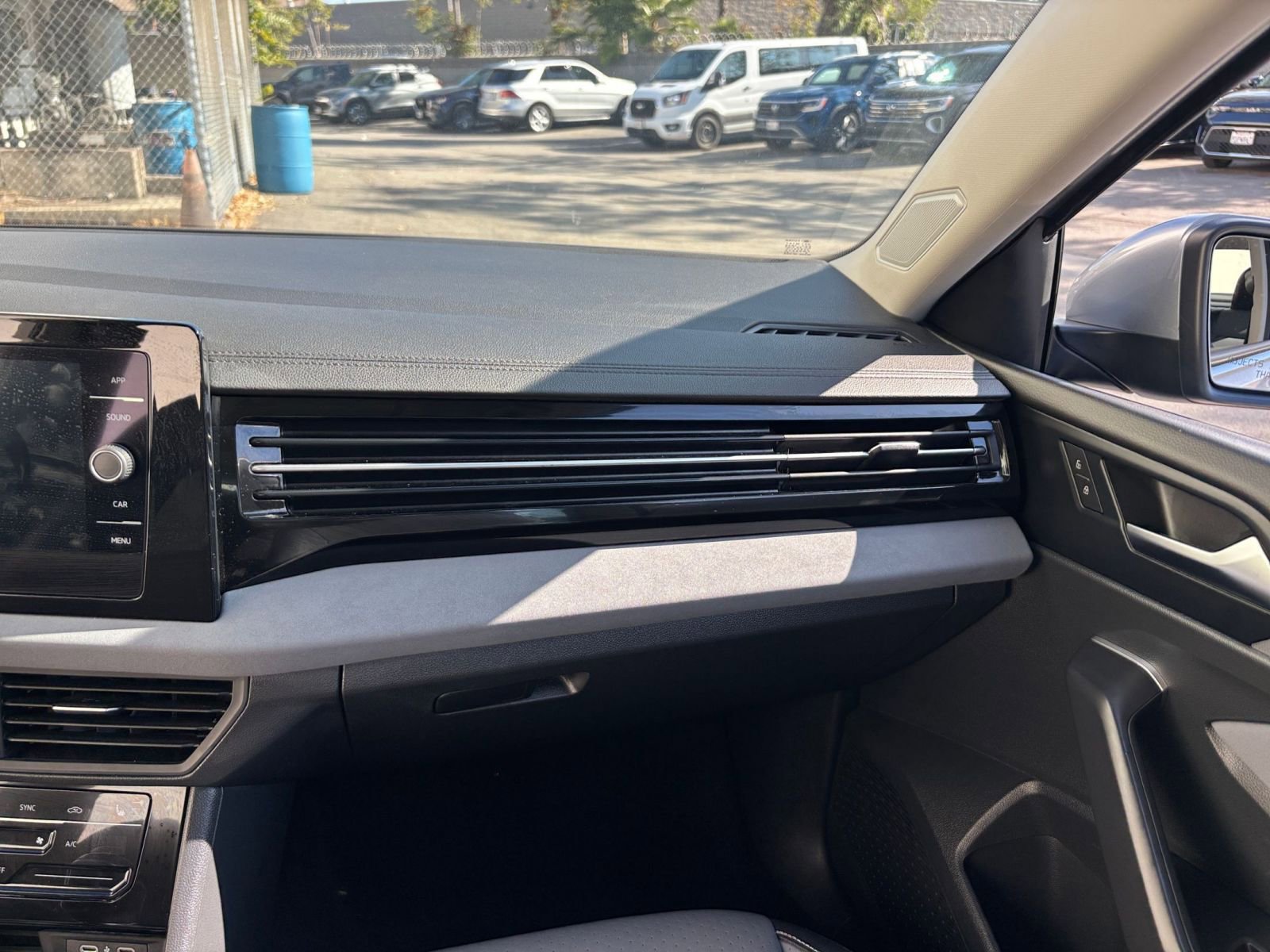 Thumbnail: 2025 Volkswagen Jetta - 35