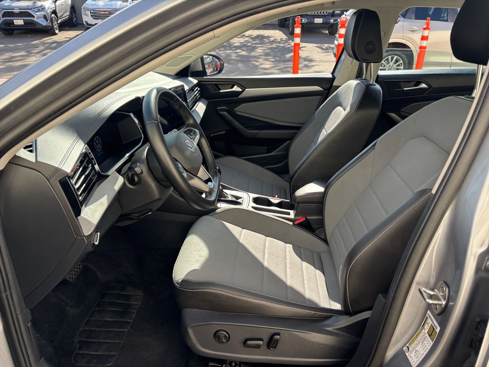 Thumbnail: 2025 Volkswagen Jetta - 27