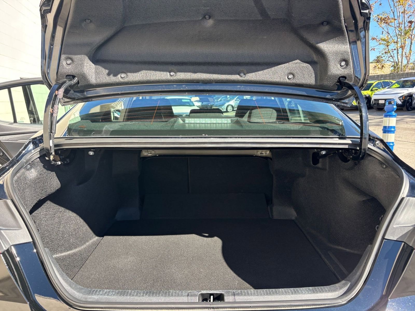 Thumbnail: 2025 Toyota Camry - 31