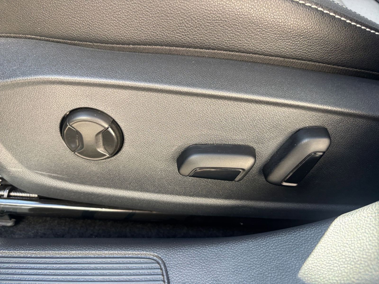 Thumbnail: 2025 Volkswagen Jetta - 23