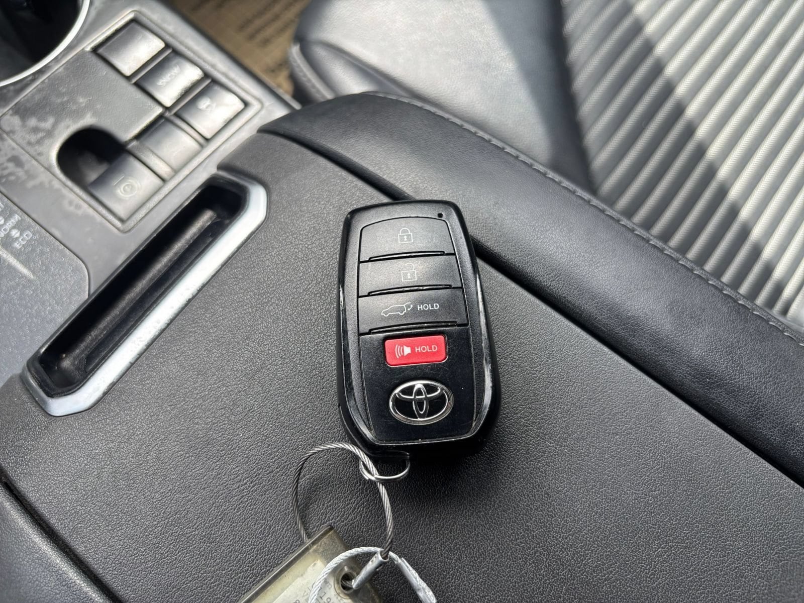 Thumbnail: 2024 Toyota Highlander - 21
