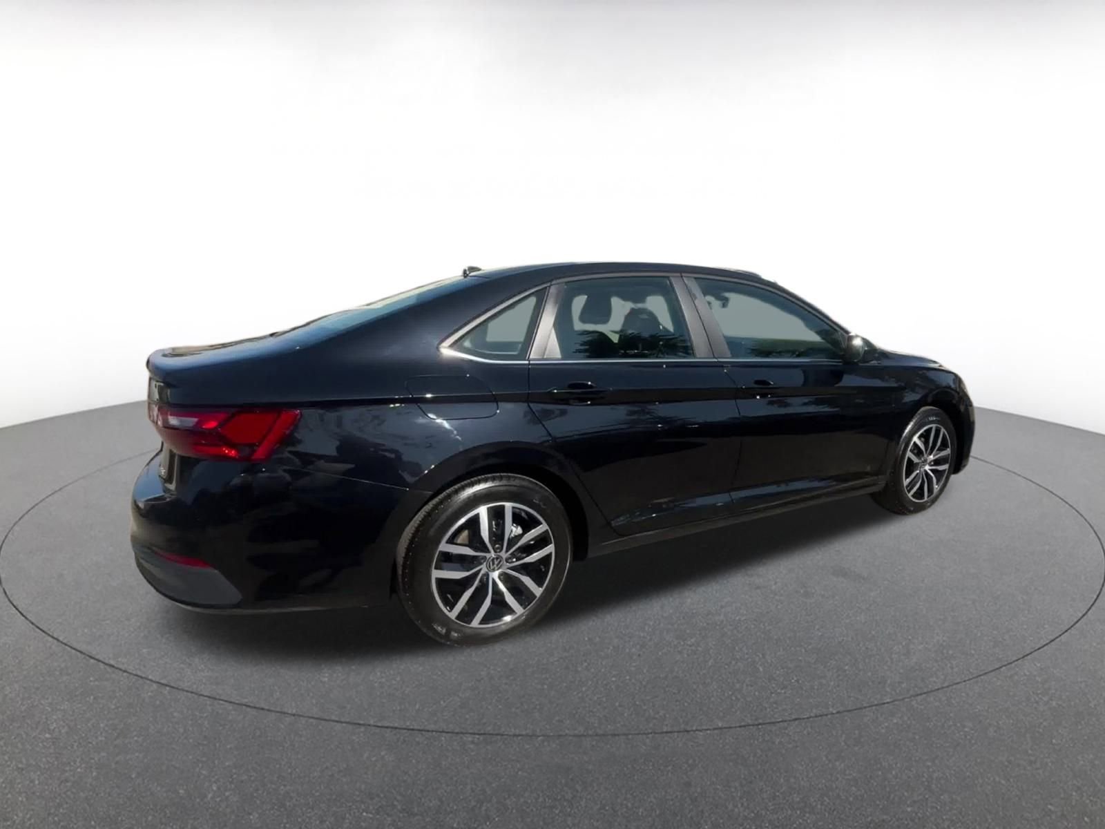 Thumbnail: 2025 Volkswagen Jetta - 15