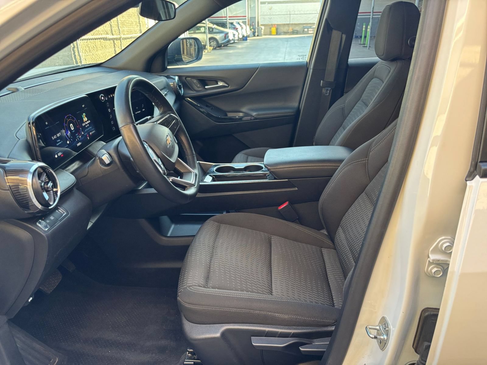 Thumbnail: 2025 Chevrolet Equinox - 26
