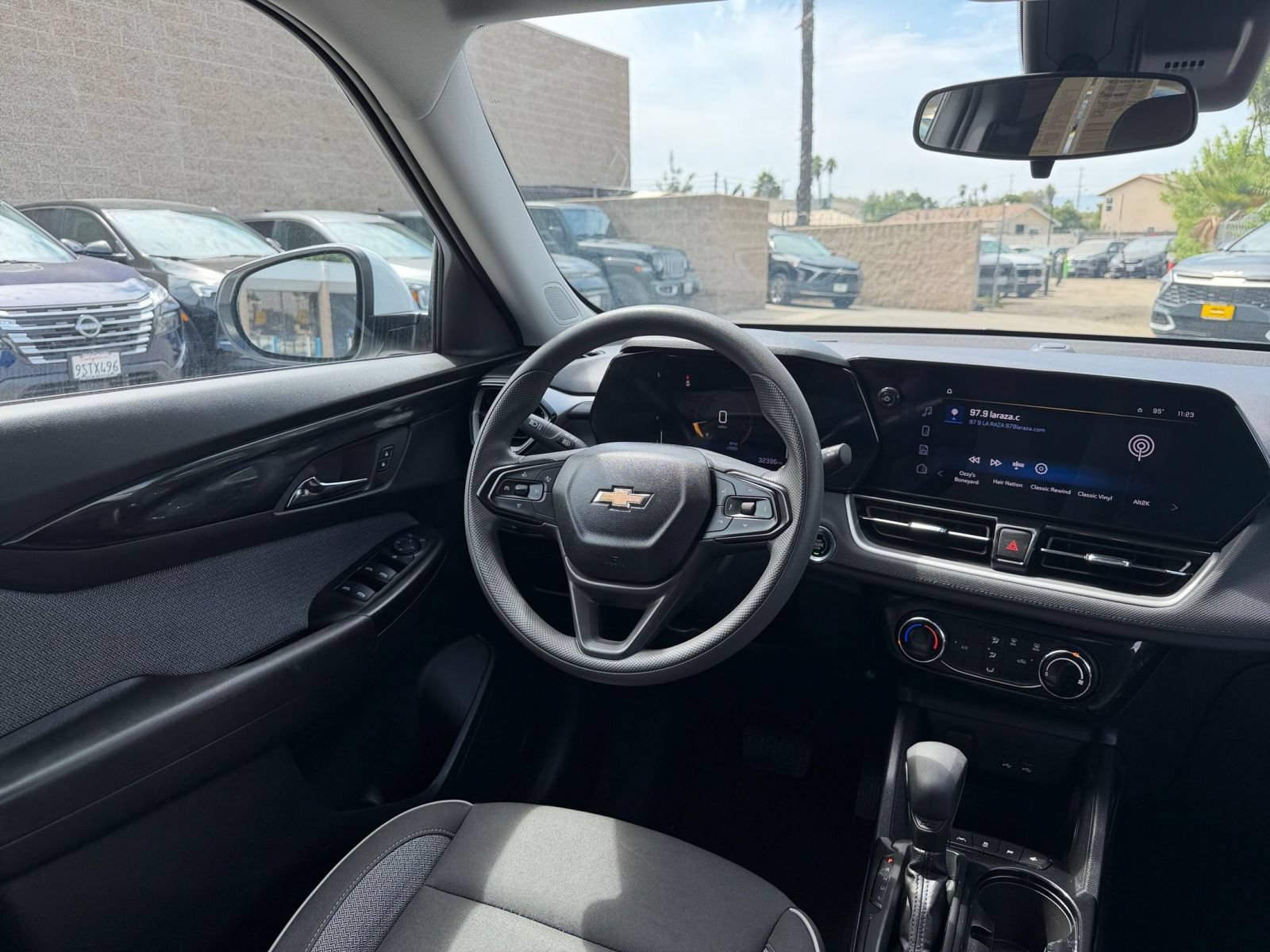 Thumbnail: 2025 Chevrolet TrailBlazer - 32