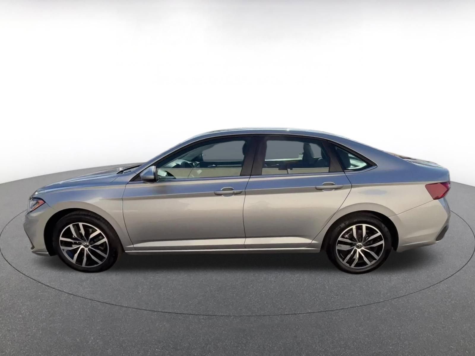 Thumbnail: 2025 Volkswagen Jetta - 9