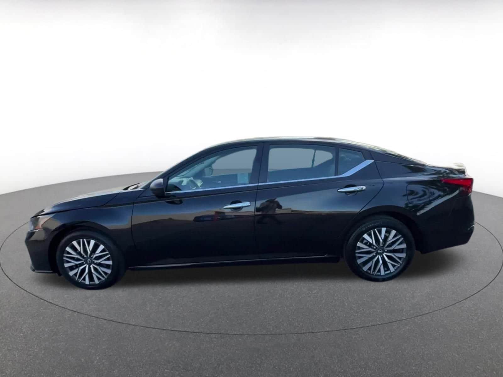 Thumbnail: 2024 Nissan Altima - 10