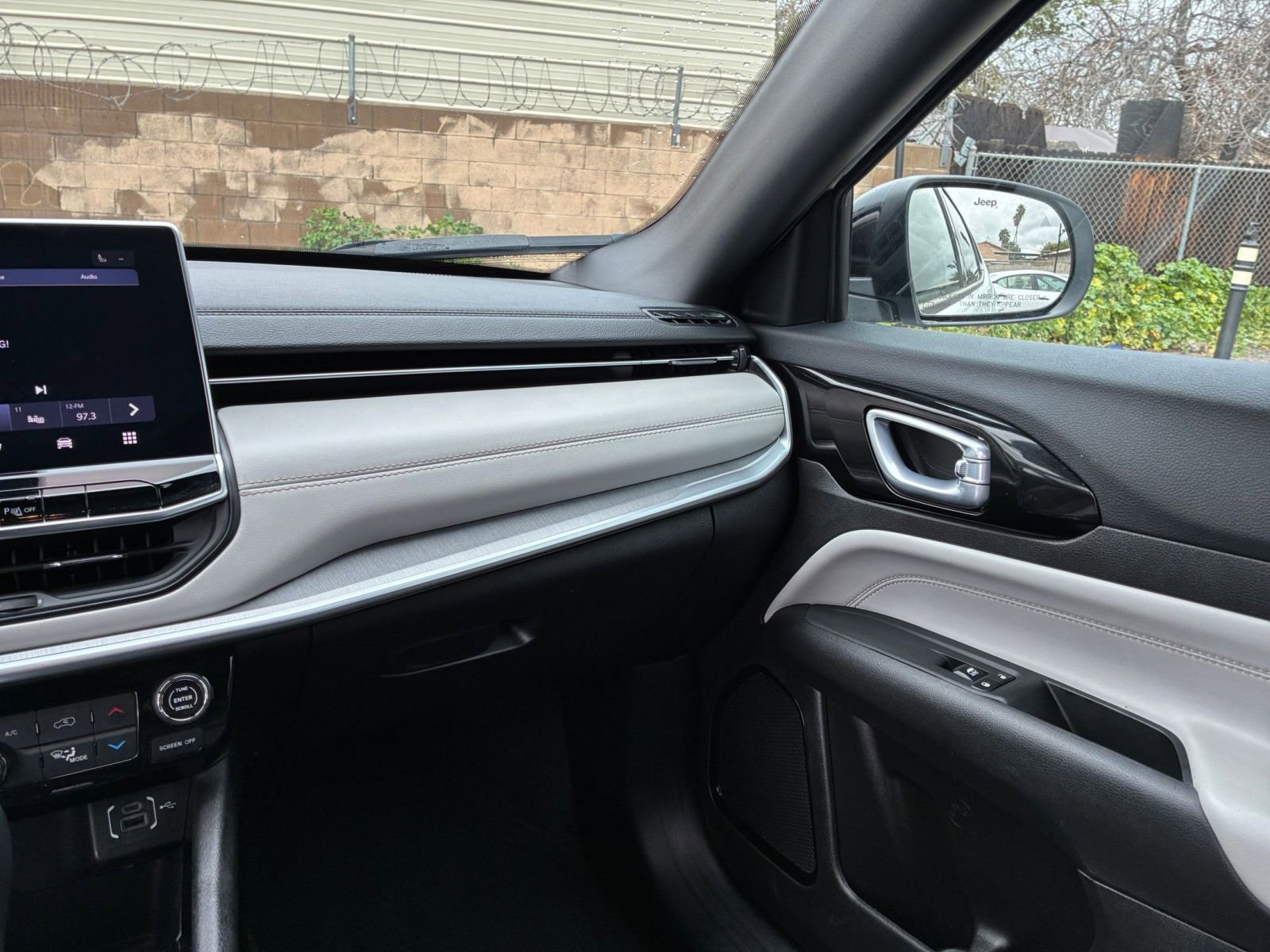 Thumbnail: 2025 Jeep Compass - 35