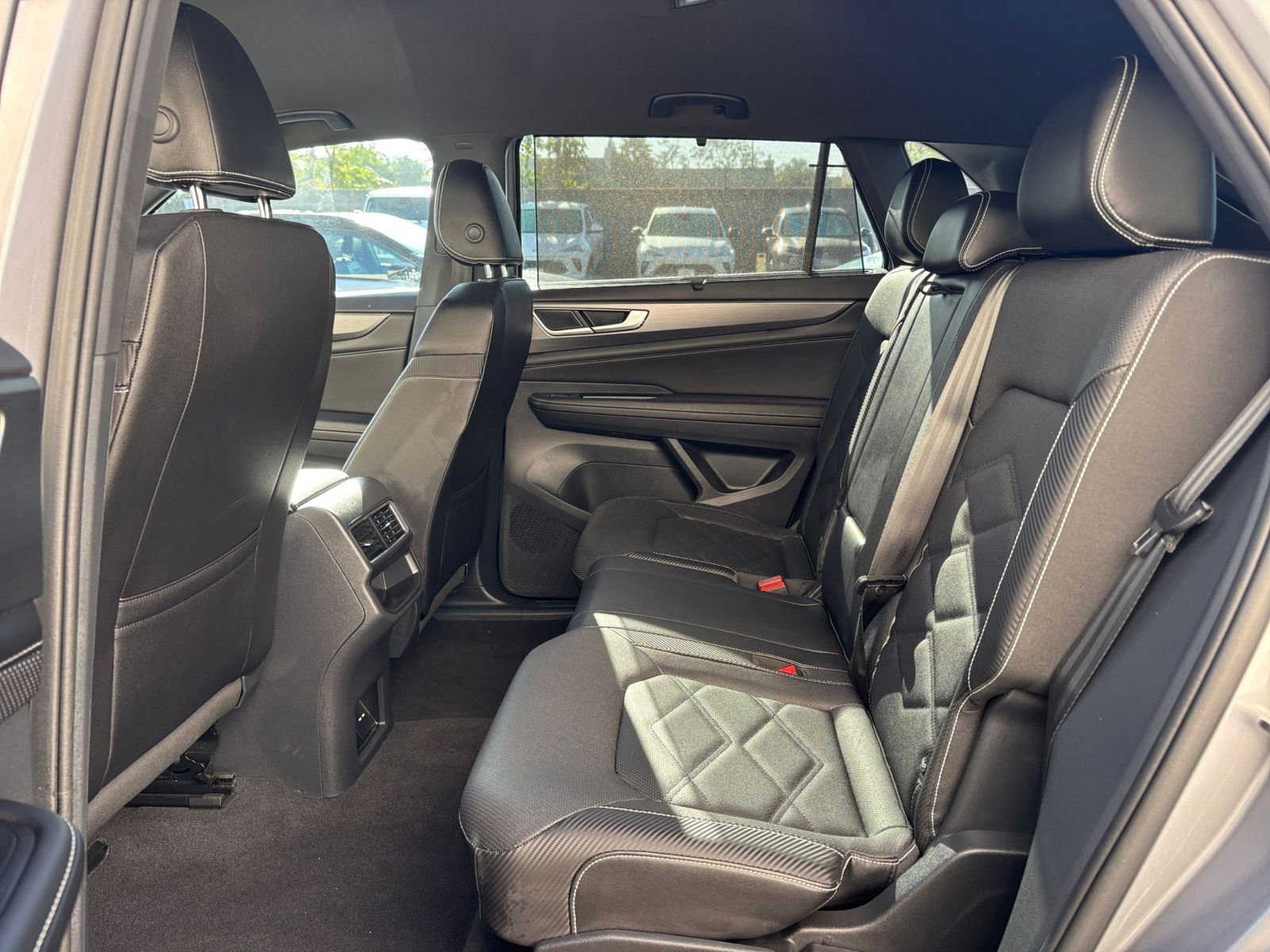 Thumbnail: 2025 Volkswagen Atlas - 25