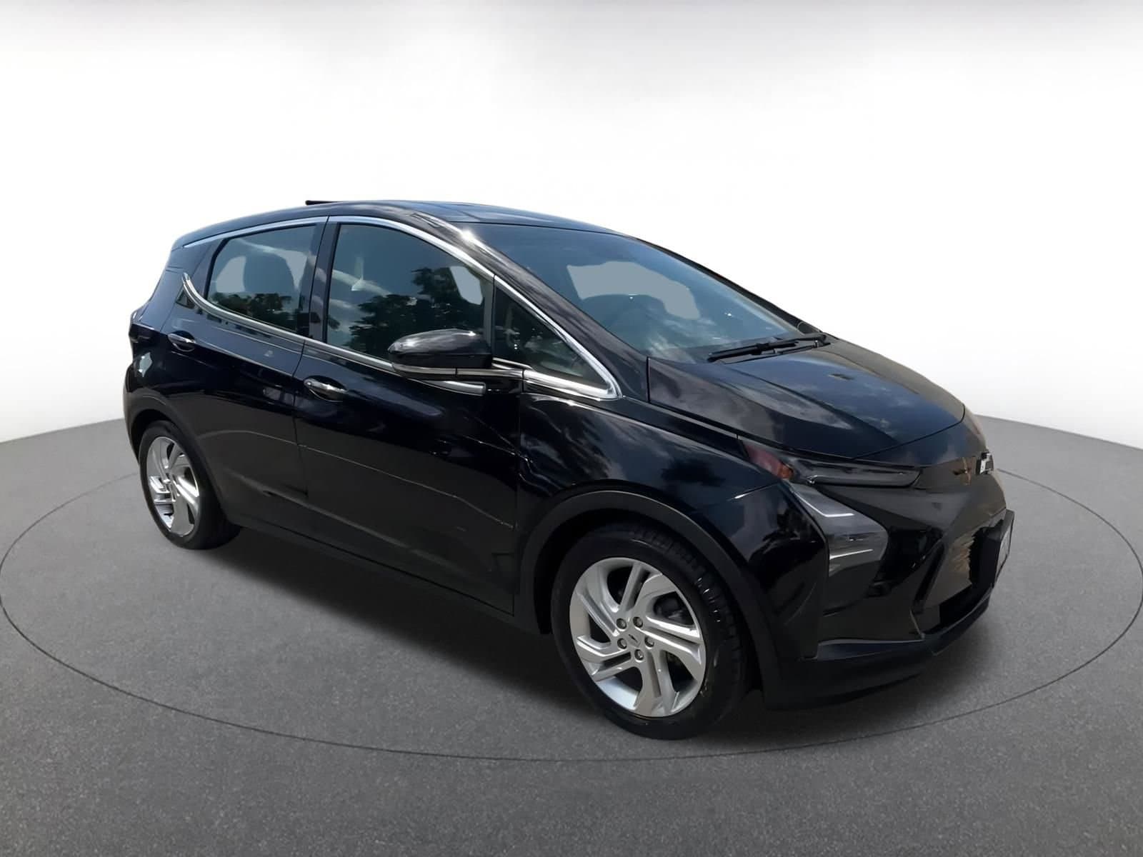 Thumbnail: 2023 Chevrolet Bolt EV - 2