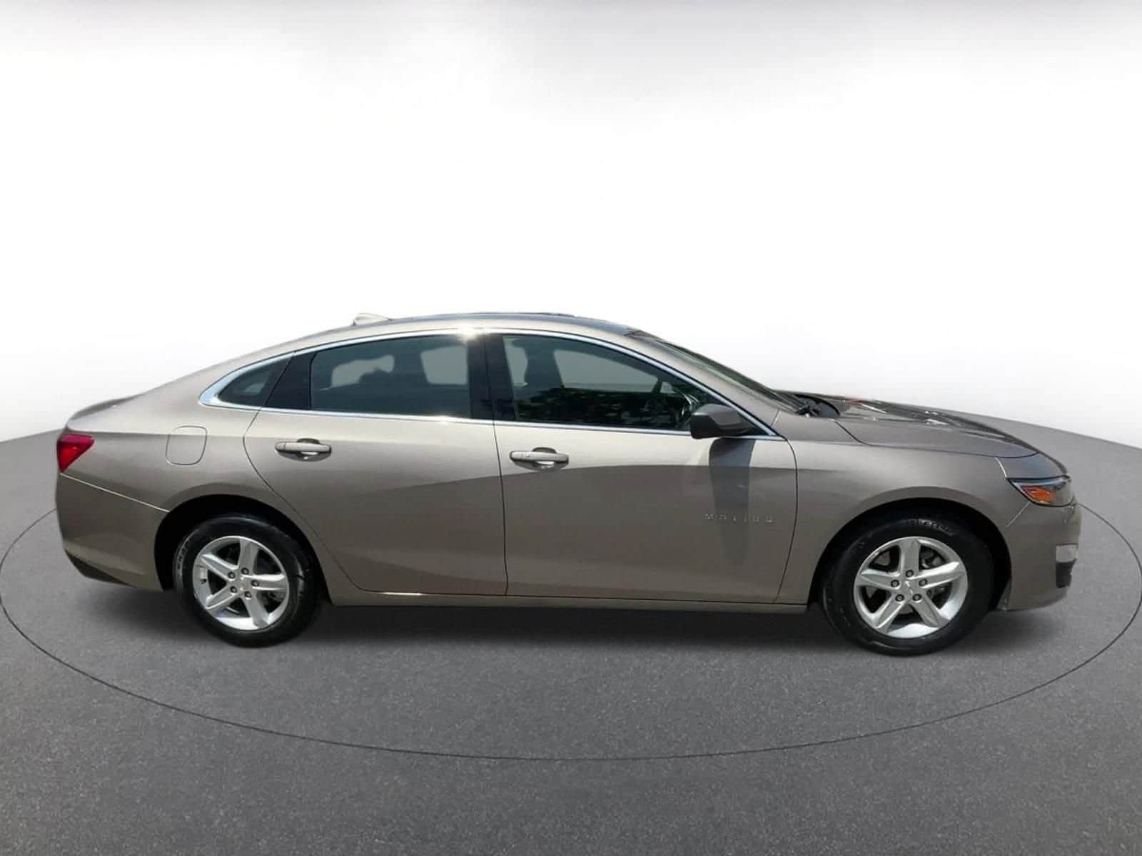 Thumbnail: 2024 Chevrolet Malibu - 16